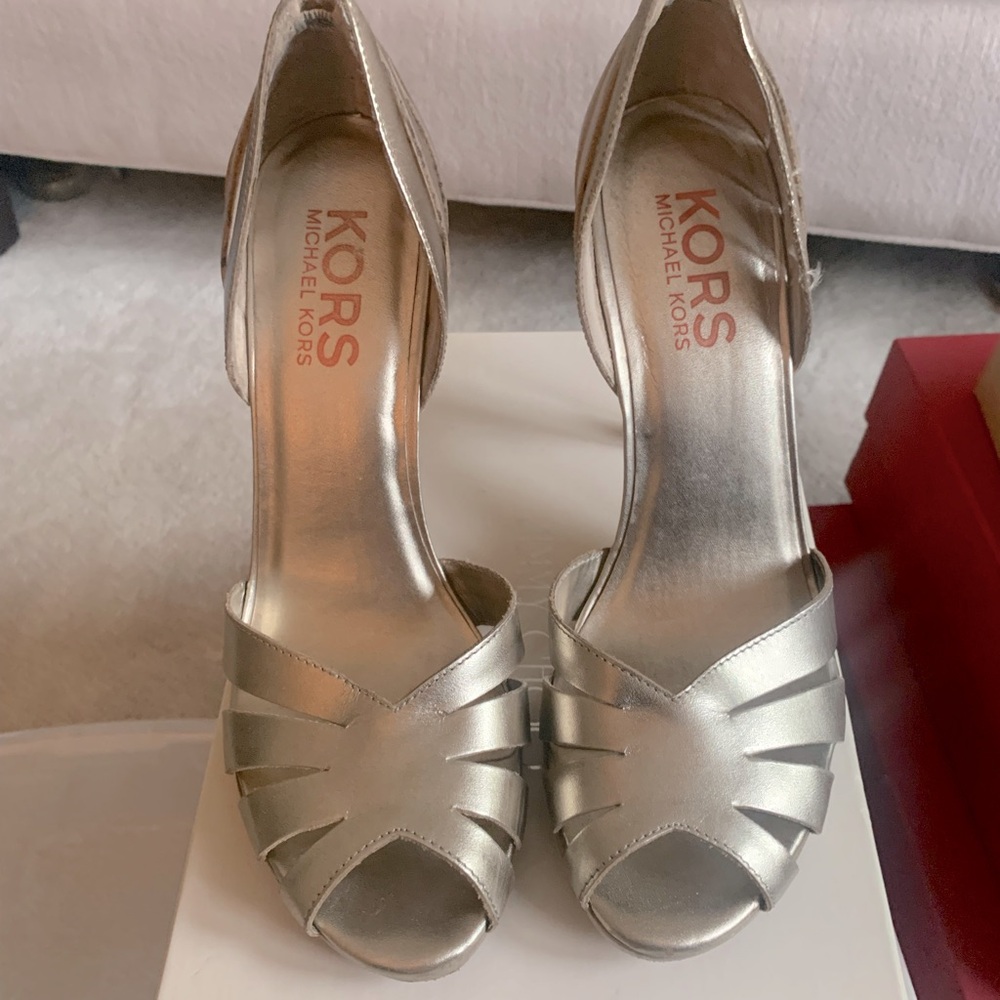 Michael Kors Pale Gold heels.   Super comfortable padded insole